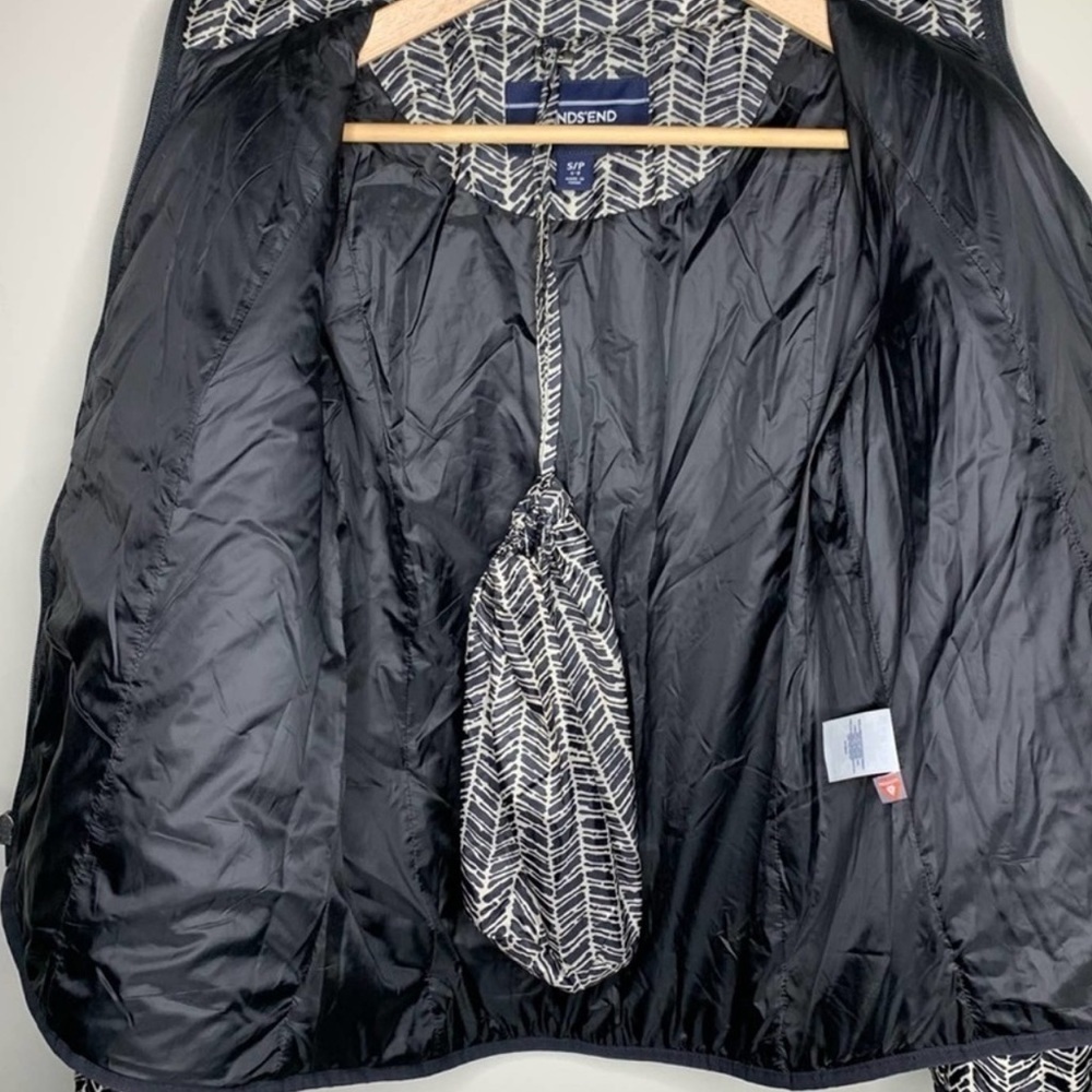 LANDS ‘ END Puffer Packable - Picture 3 of 4